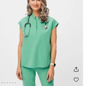 Figs Rafaela size large in surgical green